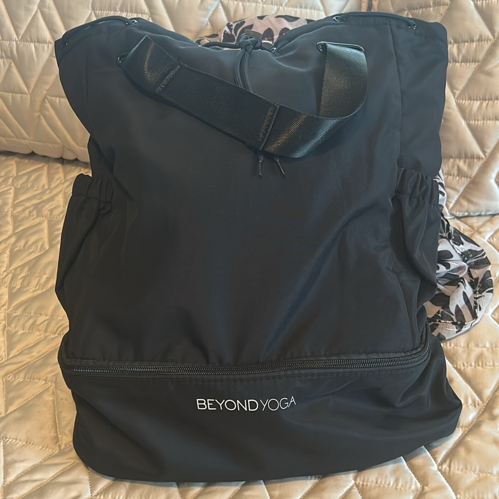 Beyond yoga bag/backpack. - Picture 4 of 10